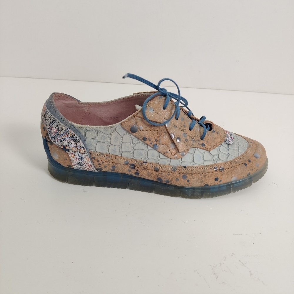 Patterned Women's Shoes Size EU 39 Suede Traditional Artsy Sneakers Blue Beige